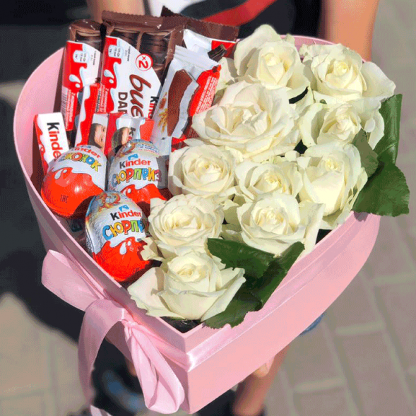 "Розы &amp; Kinder" с любовью в Севастополе