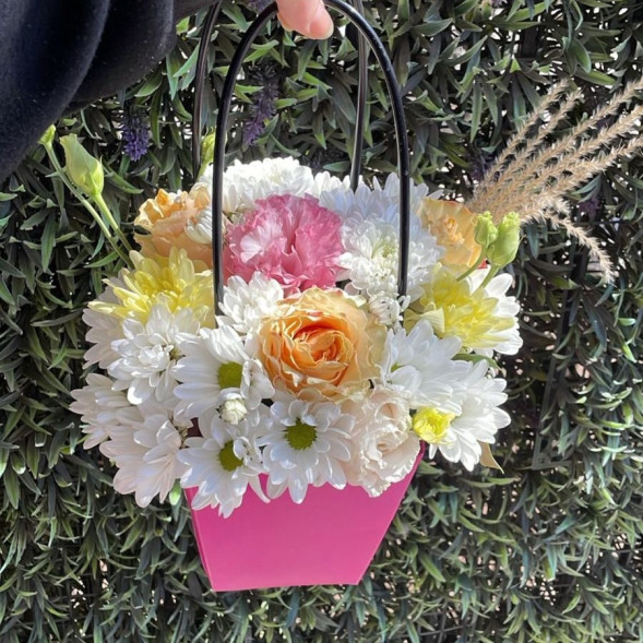 Композиция в коробке «Весеннее пробуждение»  в Севастополе