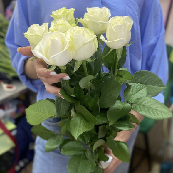 Букет 7 белых роз в Севастополе