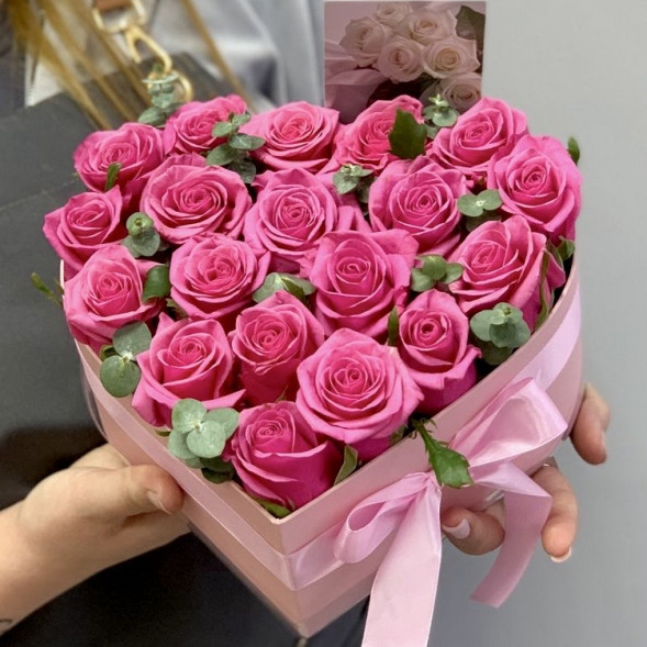 Розы в коробке «Сердце» в Севастополе