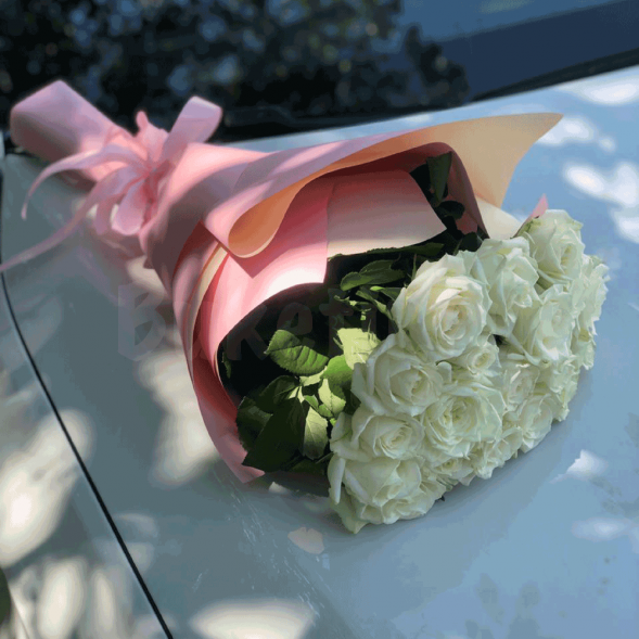 15 белых роз, лента в Севастополе