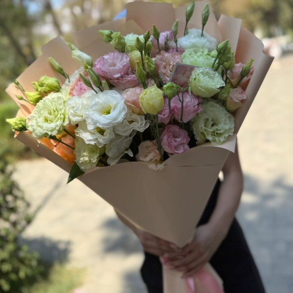 Букет из эустом Летнее утро в Севастополе