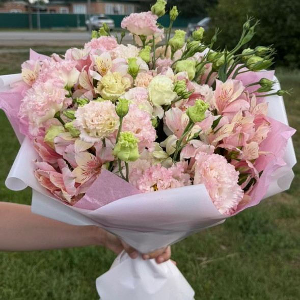 Букет из альстромерий и эустом Зефирное настроение в Севастополе